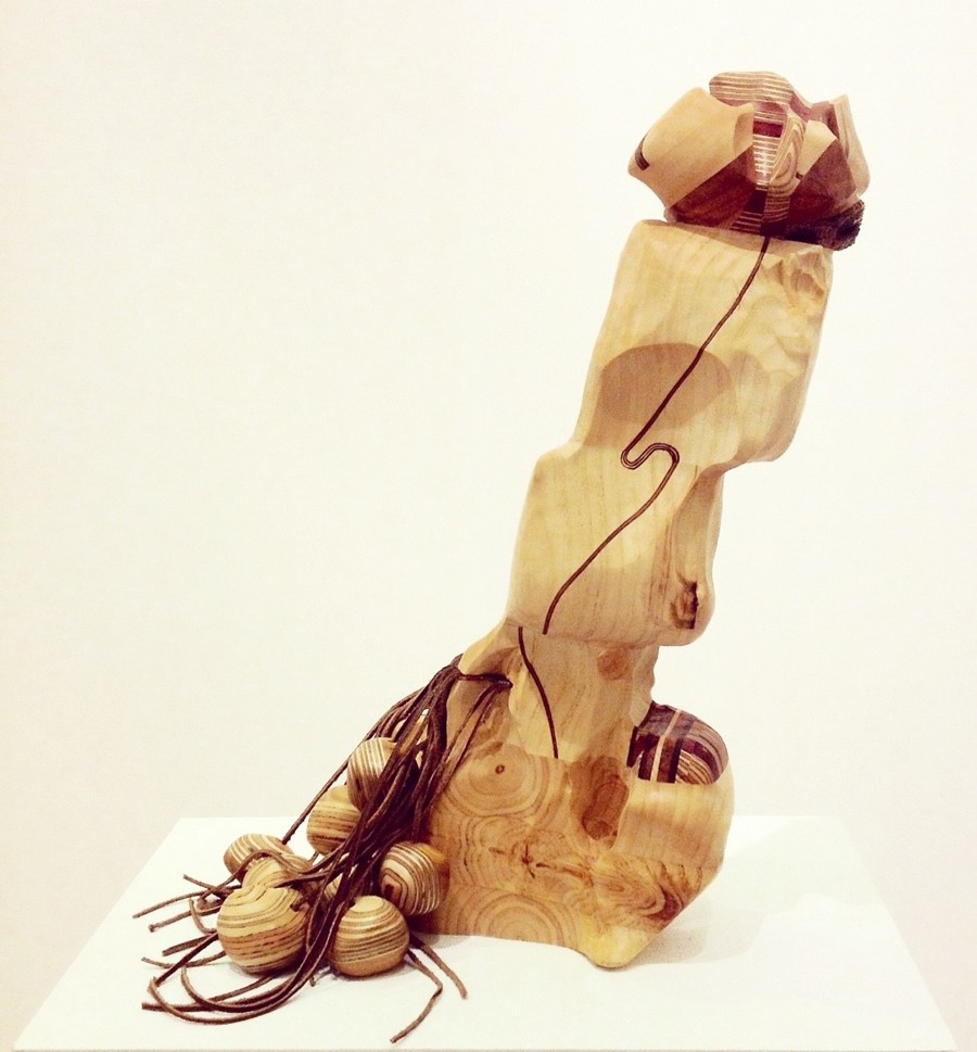 Ardeur des labeurs, de l'artiste Claudia Côté, Sculpture, bois et cuir, Création unique, dimension : 19.5 x 12 x 10 po